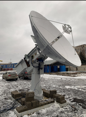Декабрь 2019 - сборка и испытания первого образца антенны 3.7 м S-диапазона с псевдомоноимпульсным наведением